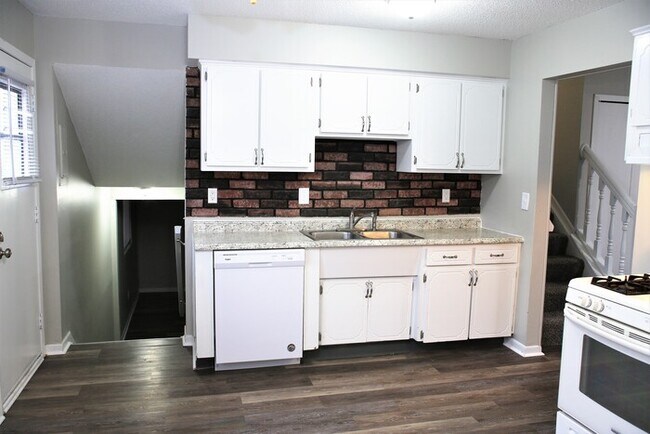 Photo - 2755 Glenbriar St
