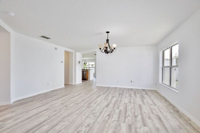 Photo - Beautiful 3/2 Spacious Home with a Bonus Room and a Large Fenced Backyard in Southern Fields - Cl...