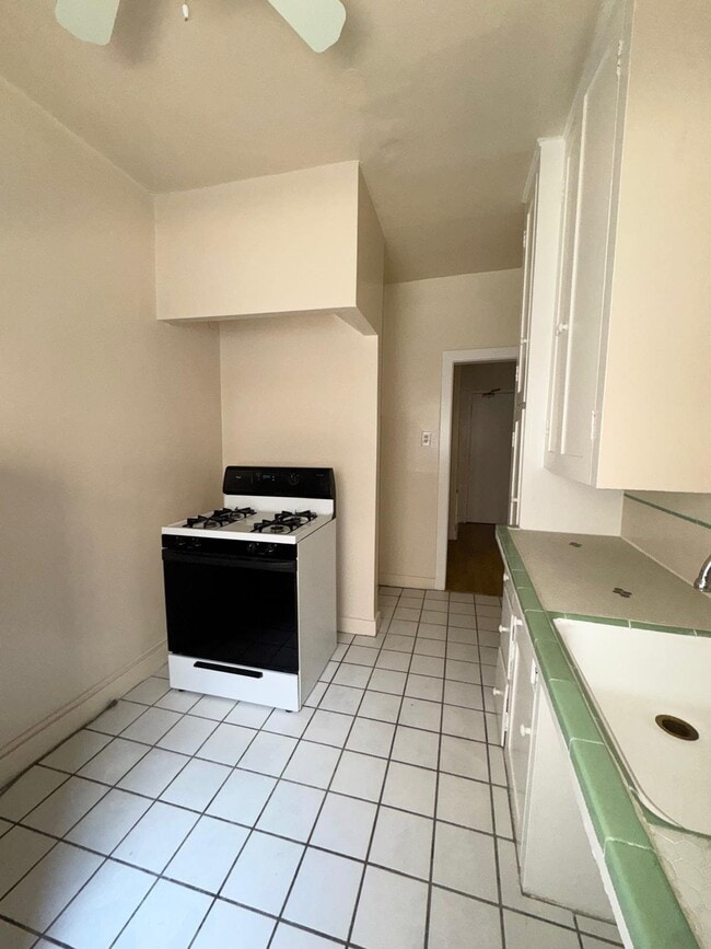 Photo - 1825 Ivar Ave Unit 209
