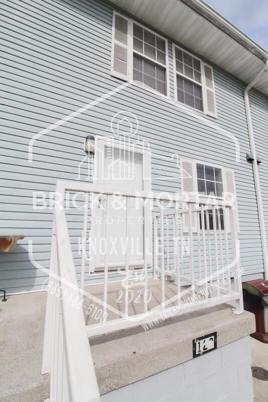 Photo - 122 N 6th St