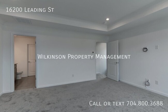 Photo - 16200 Leading St