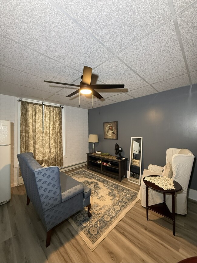 Photo - 147 S Main St Unit Apt #2