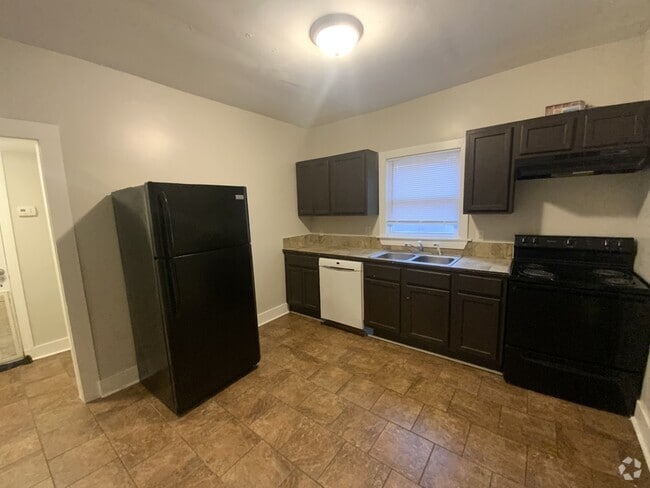Building Photo - 208 3rd Ave SW Rental