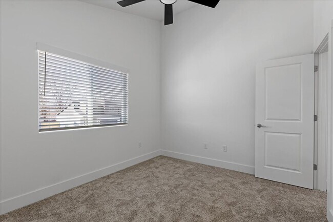 Photo - 717 Sun Meadow Dr