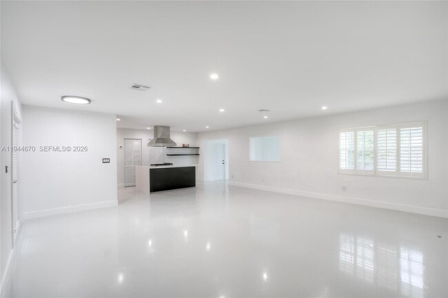 Photo - 9825 SW 196th St