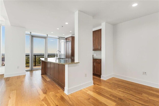 Photo - 3630 Peachtree Rd Unit 1908