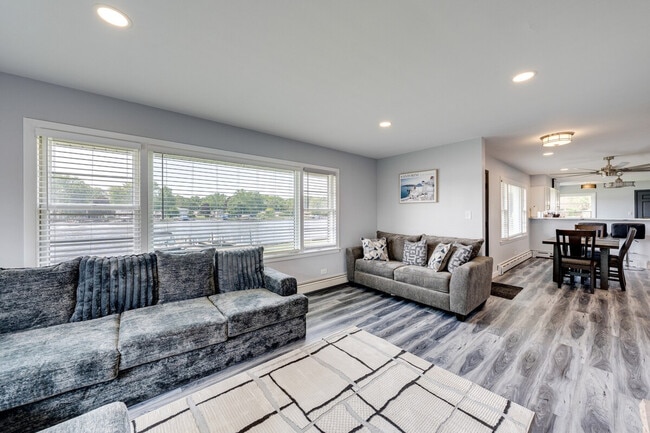 Photo - 811 N River Rd Unidad ID1306762P