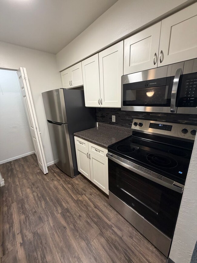 Photo - 305 W Locust St Unit 12