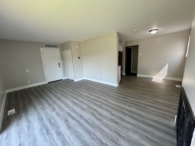 Building Photo - 4344 S Adams Ave Unit 4 Rental