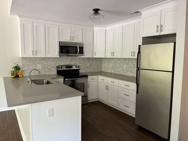 Photo - 132 Manhattan Ct Unit 132 Manhattan Court