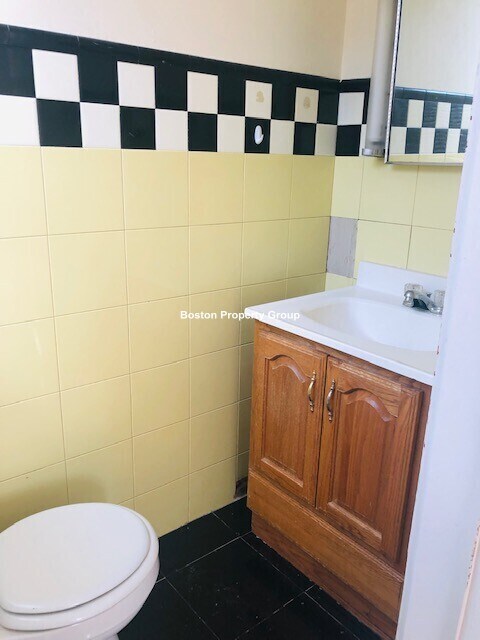 Photo - 13 Sparhawk St Unit 2