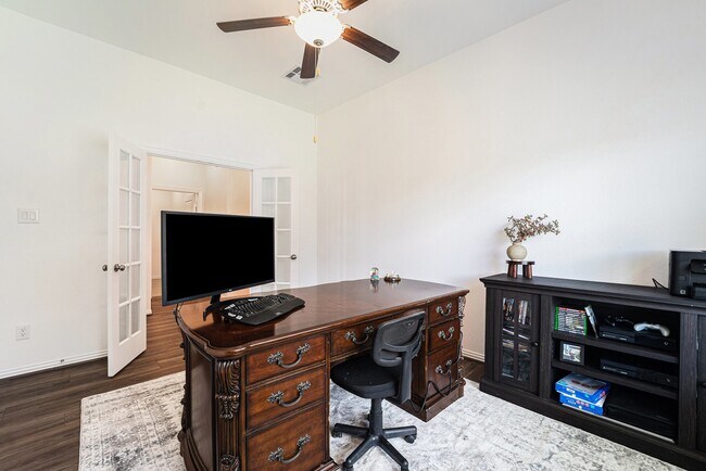 Photo - 15207 Lakewood Ave