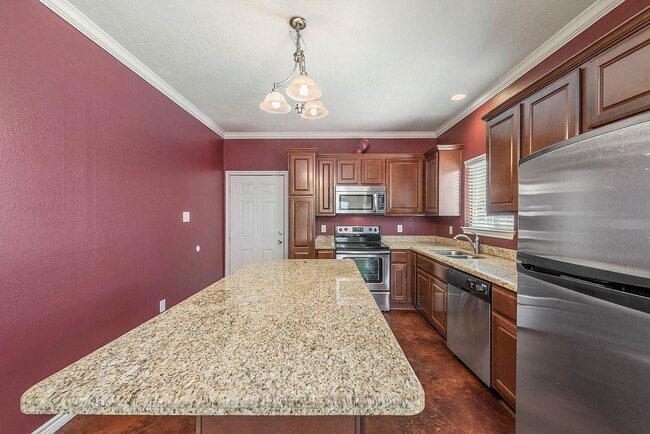 Photo - Available August 2026! 4 Bed, 3 Bath in Ho...