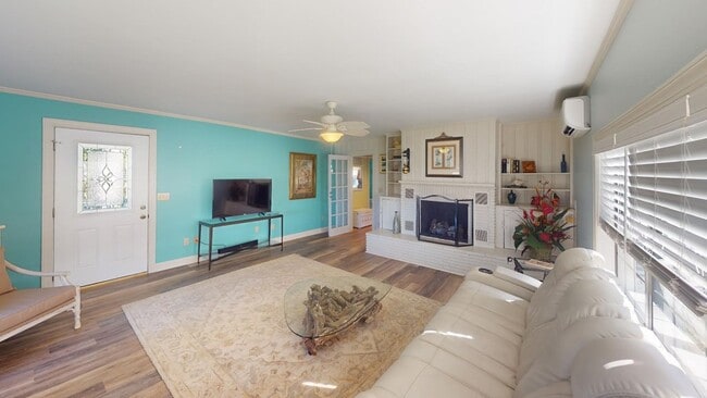 Photo - 1009 Monument Ave