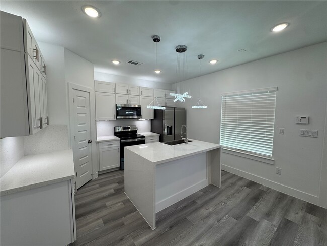 Photo - 4604 Bricker St