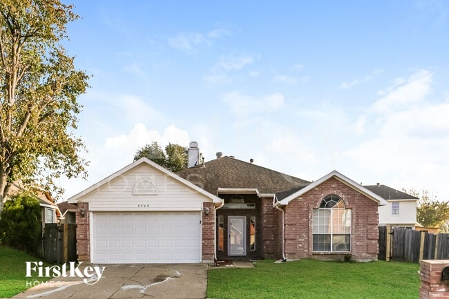 Building Photo - 5309 Tennis Villa Dr