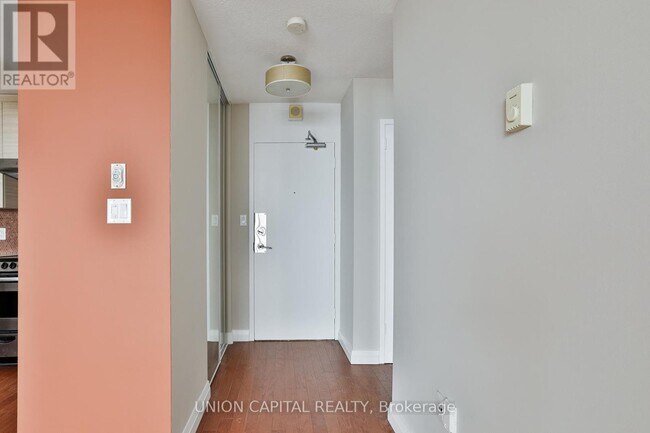 Photo - 40 Homewood Ave Unité 2112