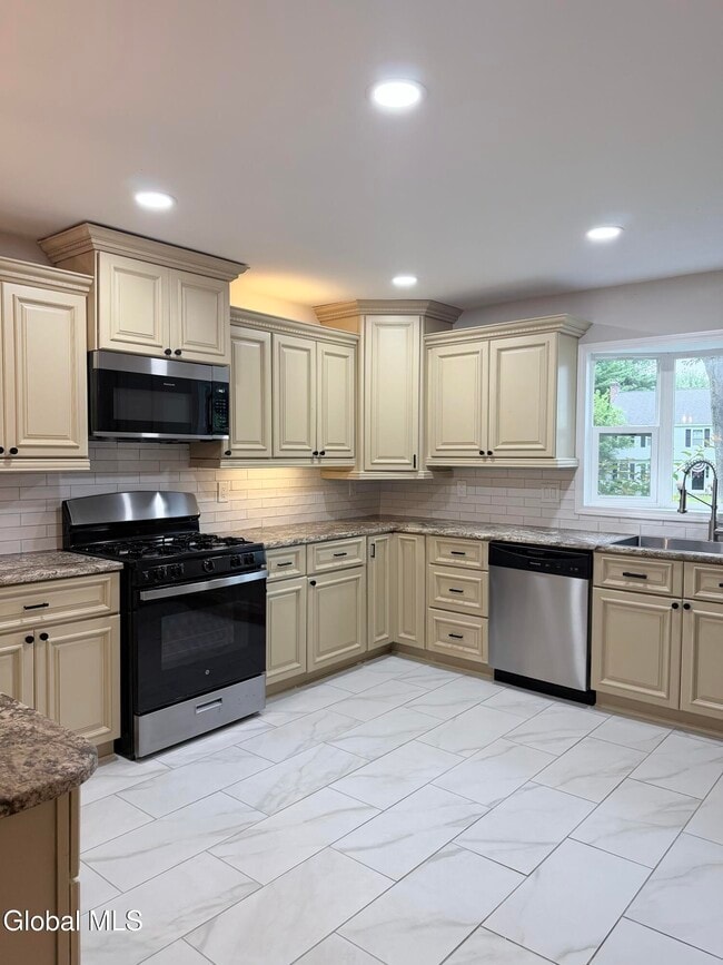 Photo - 7 Fenway Ct