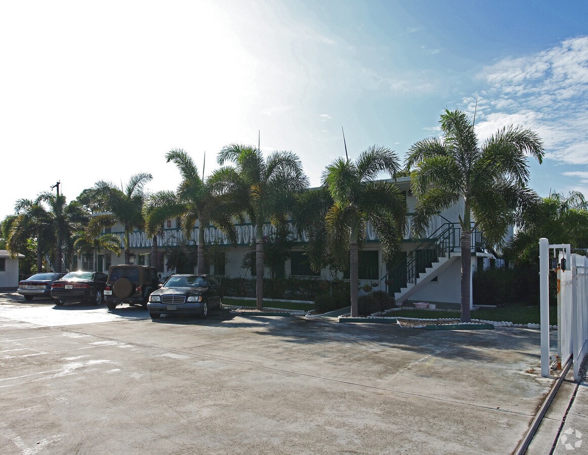 Photo - Americana Apartments