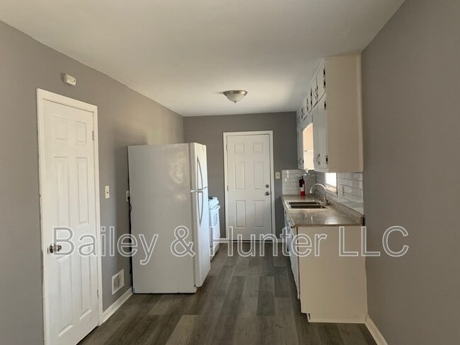 Photo - 1421 Adele Ave SW