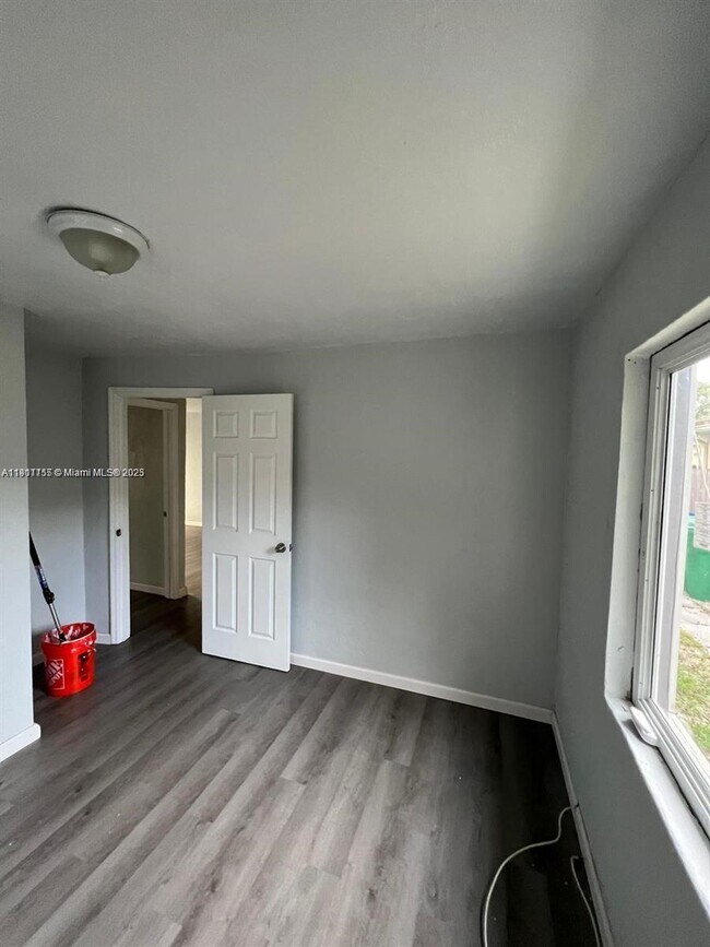 Photo - 2864 NW 6th Ct Unit 2