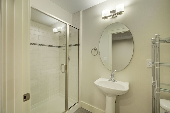 Photo - 3Bd/3.25Ba Kirkland Townhome