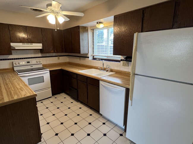 Photo - 1807 Greenfield Ln SW Unidad 1