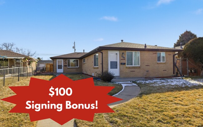 Building Photo - Remodeled 2 Bed 1 Bath in Park Hill!