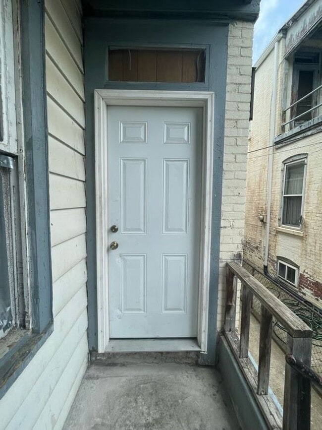 Photo - 118 Windsor St Unit 1st Floor