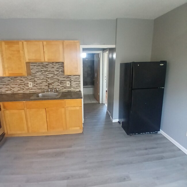 Photo - 490 Edgewood St Unit 3