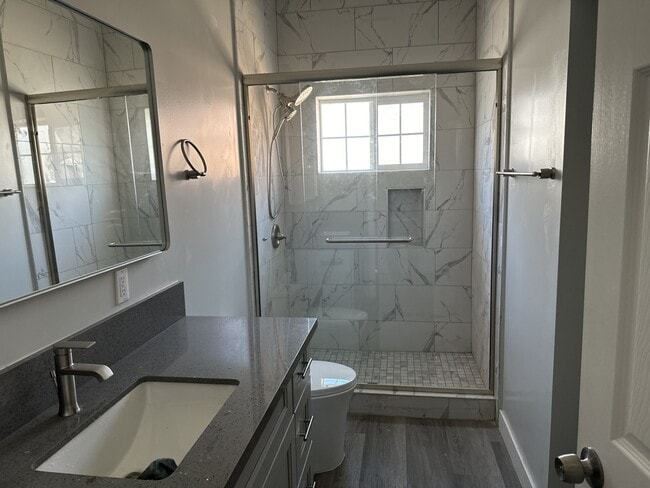 Building Photo - 1432 Elwood St Rental