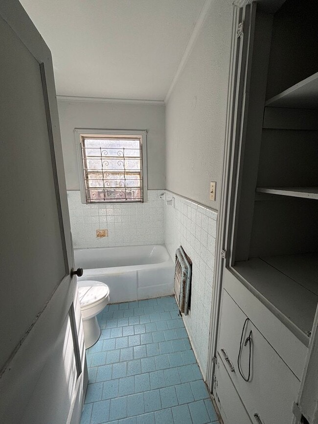 Photo - 1738 Ashton St