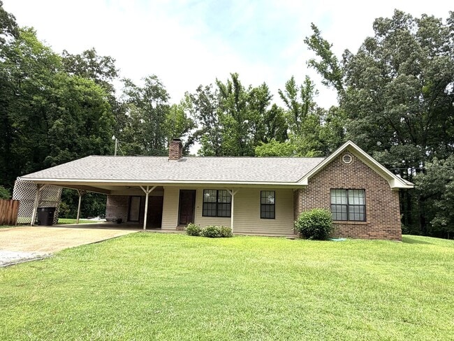 Building Photo - 4 bed/3 bath house in Tupelo