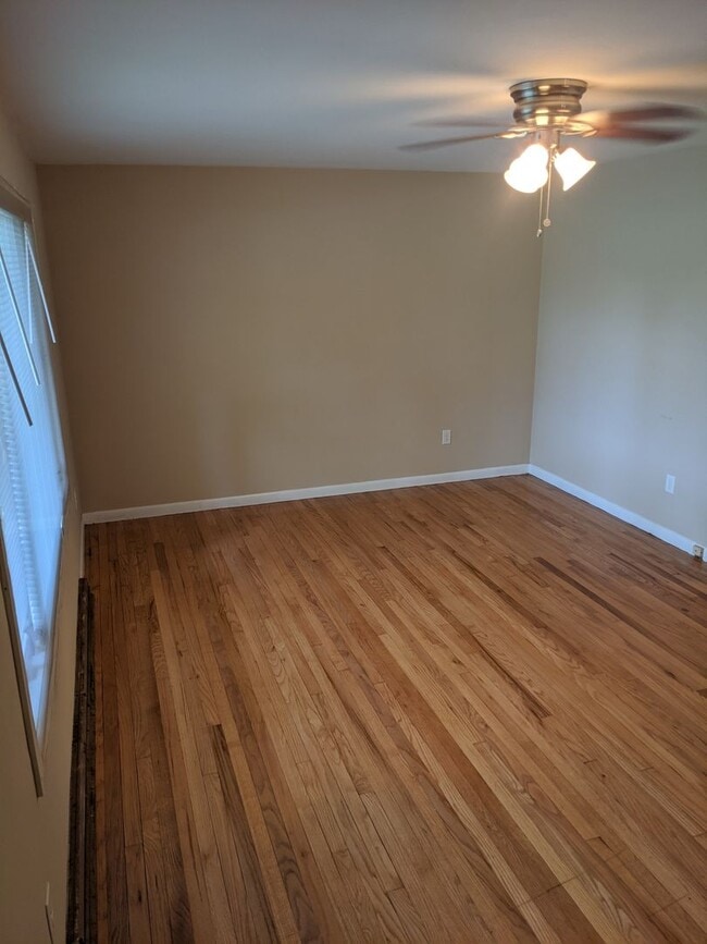 Photo - 1807 Lynwood Dr Unit 1