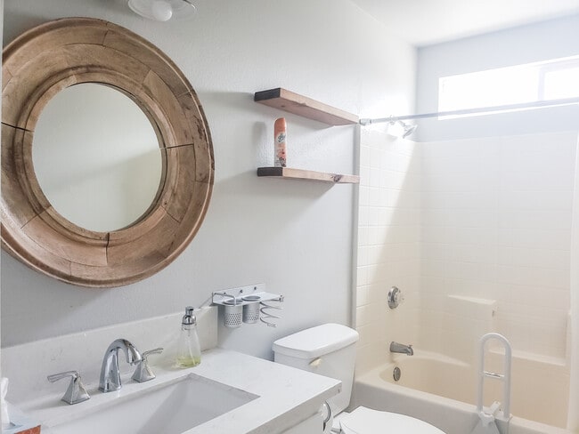 Building Photo - 51305 Avenida Vallejo