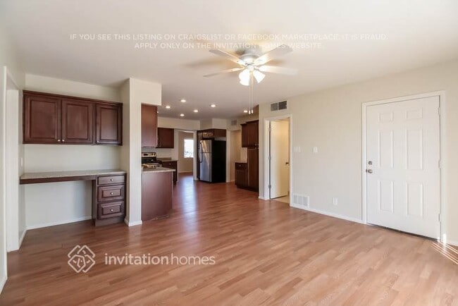 Photo - 2401 W Shady Glen Ave