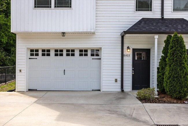 8403 Brookmoor Ln