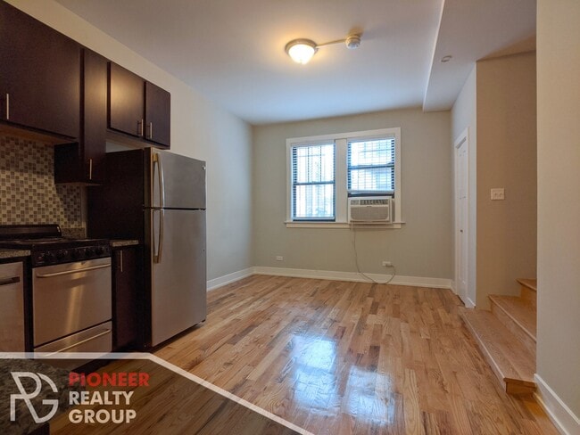 Photo - 908 W George St