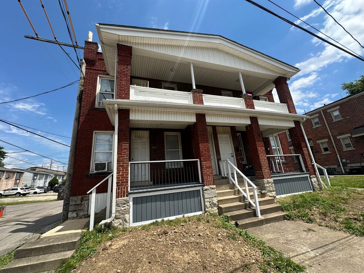 Photo - 1574 Indianola Ave Unit 1574