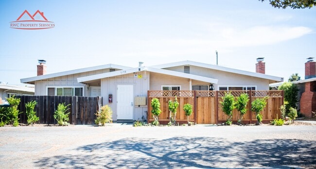 Building Photo - 1578 Albatross Dr Unit #3