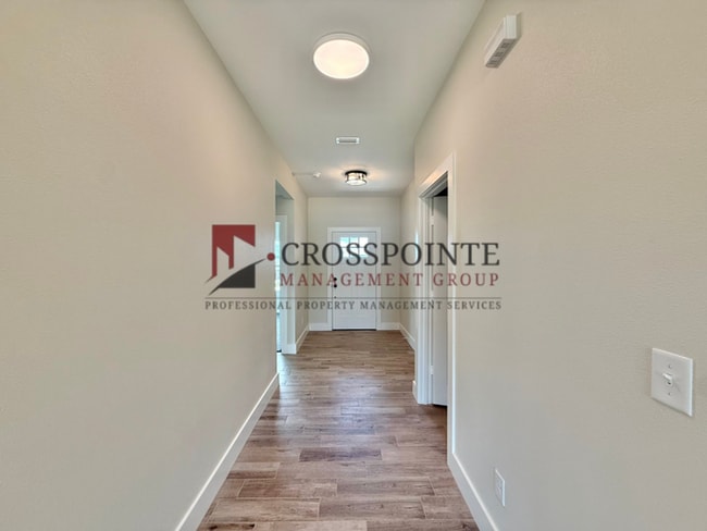 Photo - Beautiful 3 Bedroom 2 Bathroom Home!