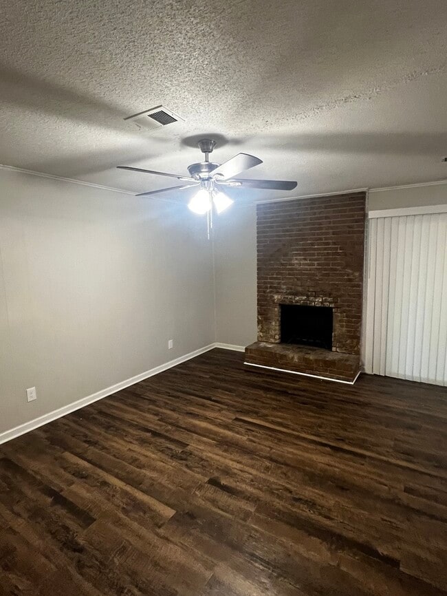 Photo - 8702 Oakhaven Dr