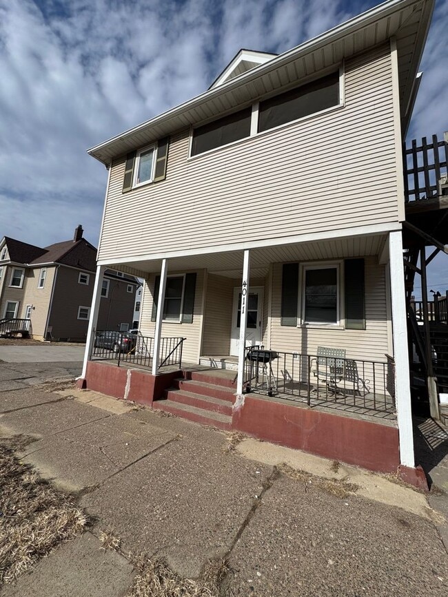 Building Photo - 4011 7th Ave Unit #4