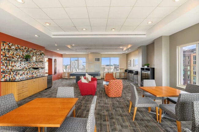 Photo - 401 12th St S Unidad FL8-ID1038991P