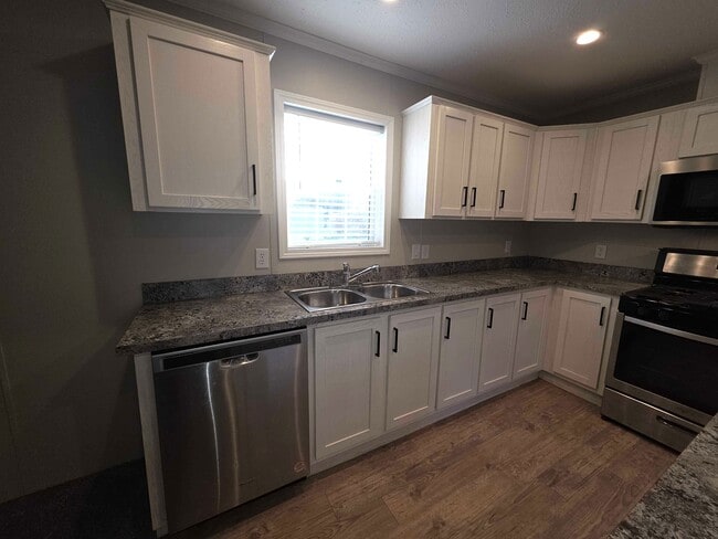 Photo - 3653 Pinoak St