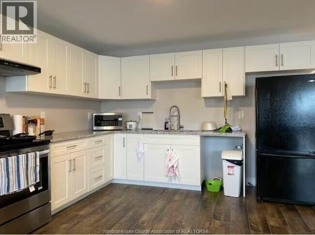 Photo - 363 Curry Ave