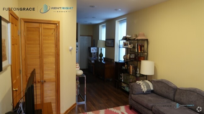 Building Photo - 1443 N Bosworth Ave Unit 1F Rental