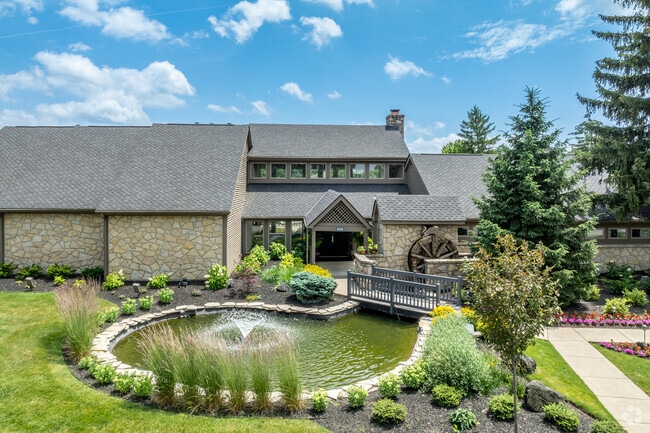 Casa club - Sawmill Commons