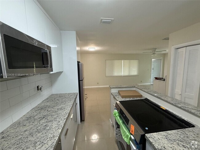 Building Photo - 1017 SE 22nd Ave Unit 207 Rental