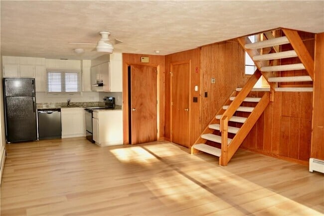 Photo - 76 Batcheller Ave